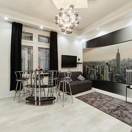 Garibaldi Apartment Budapest Bagian luar foto