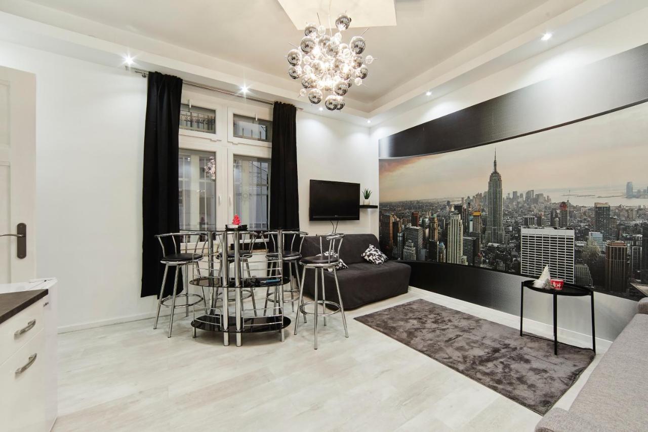 Garibaldi Apartment Budapest Bagian luar foto