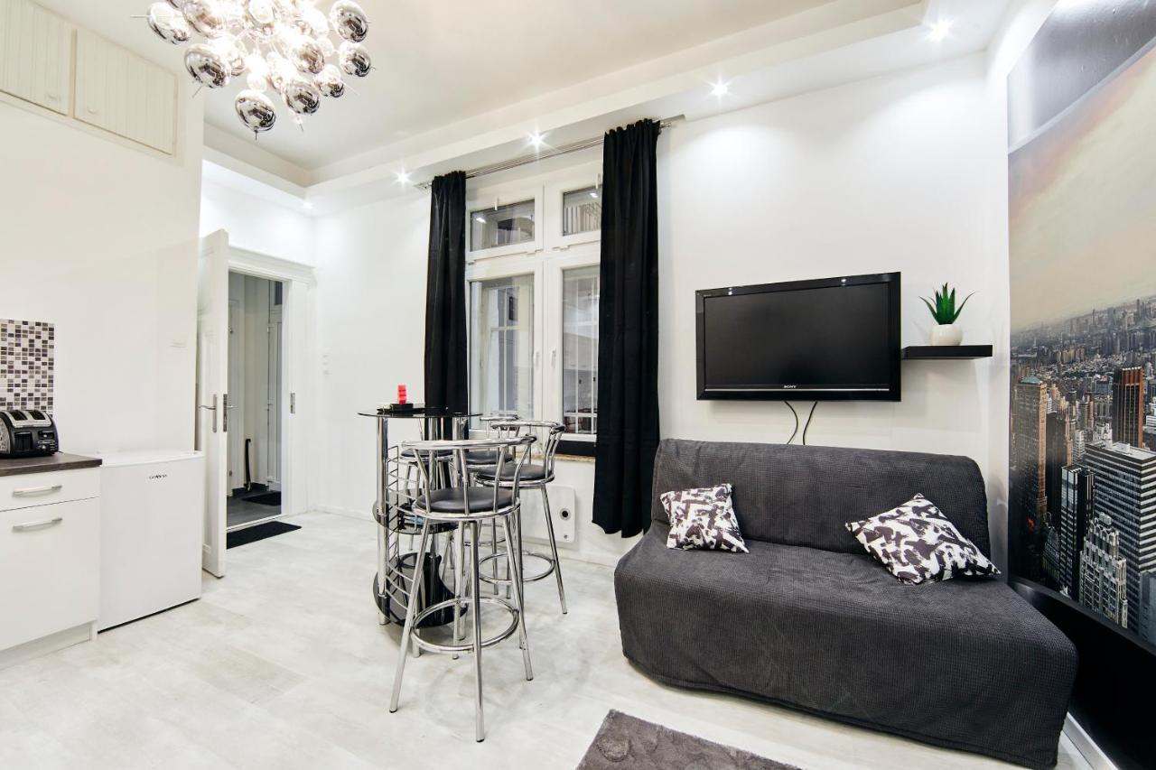 Garibaldi Apartment Budapest Bagian luar foto